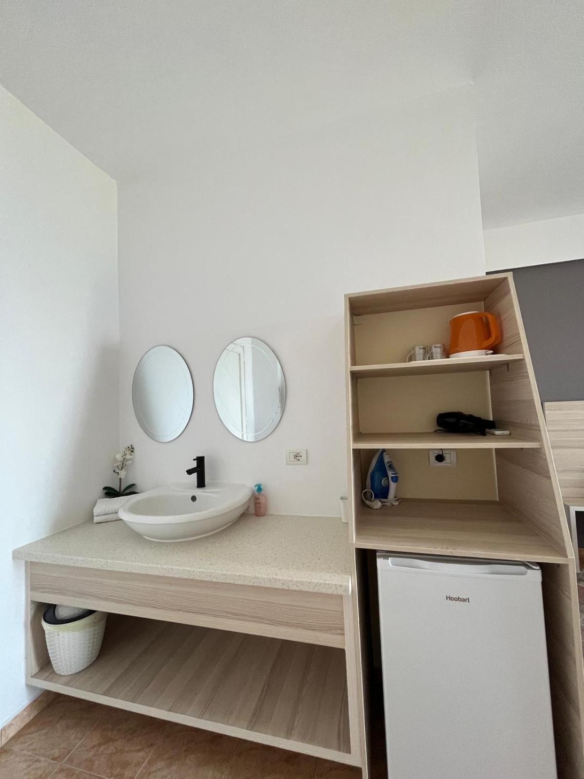 Salt Life Hotel Dhermi Ngoại thất bức ảnh