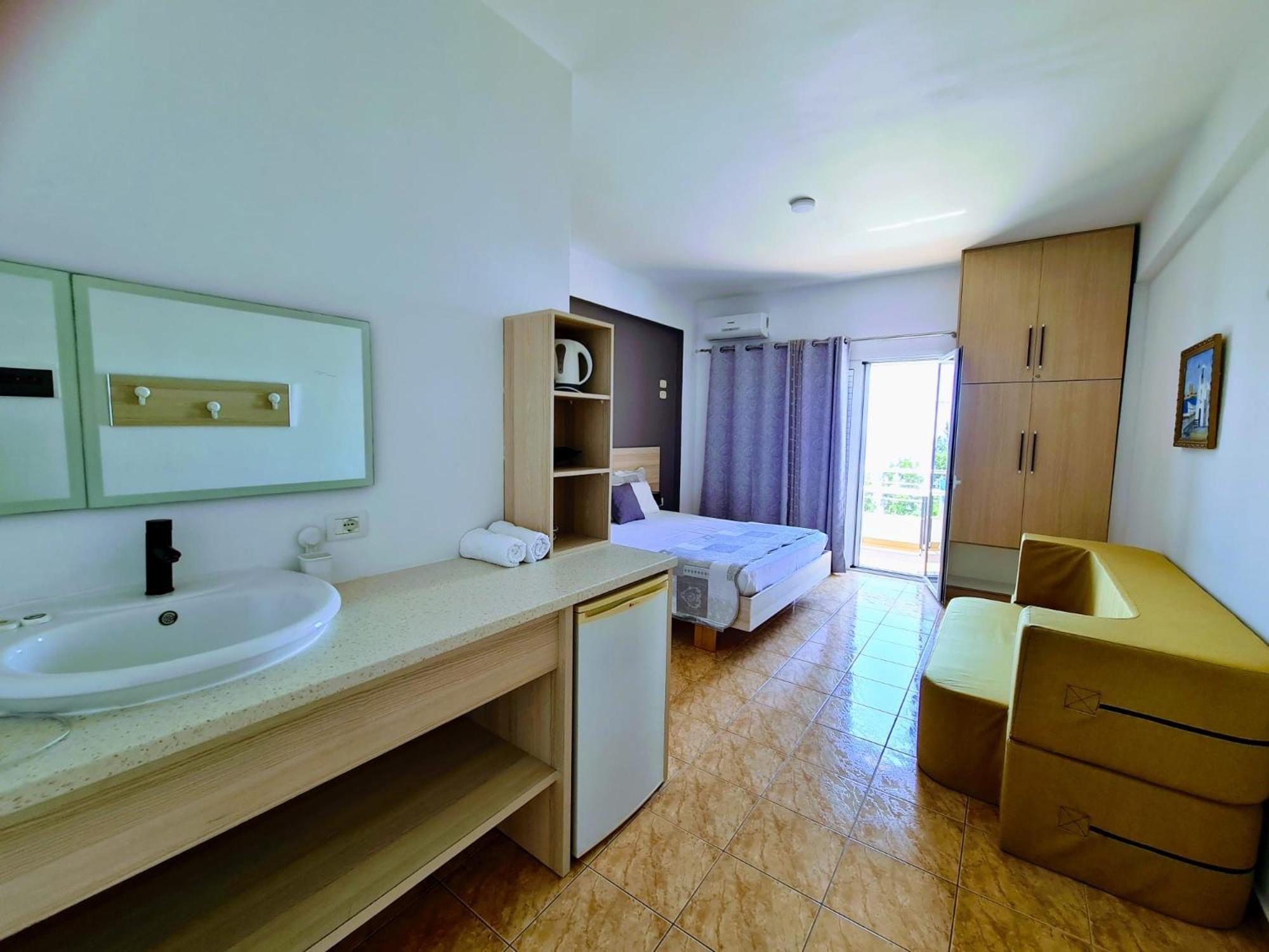 Salt Life Hotel Dhermi Ngoại thất bức ảnh