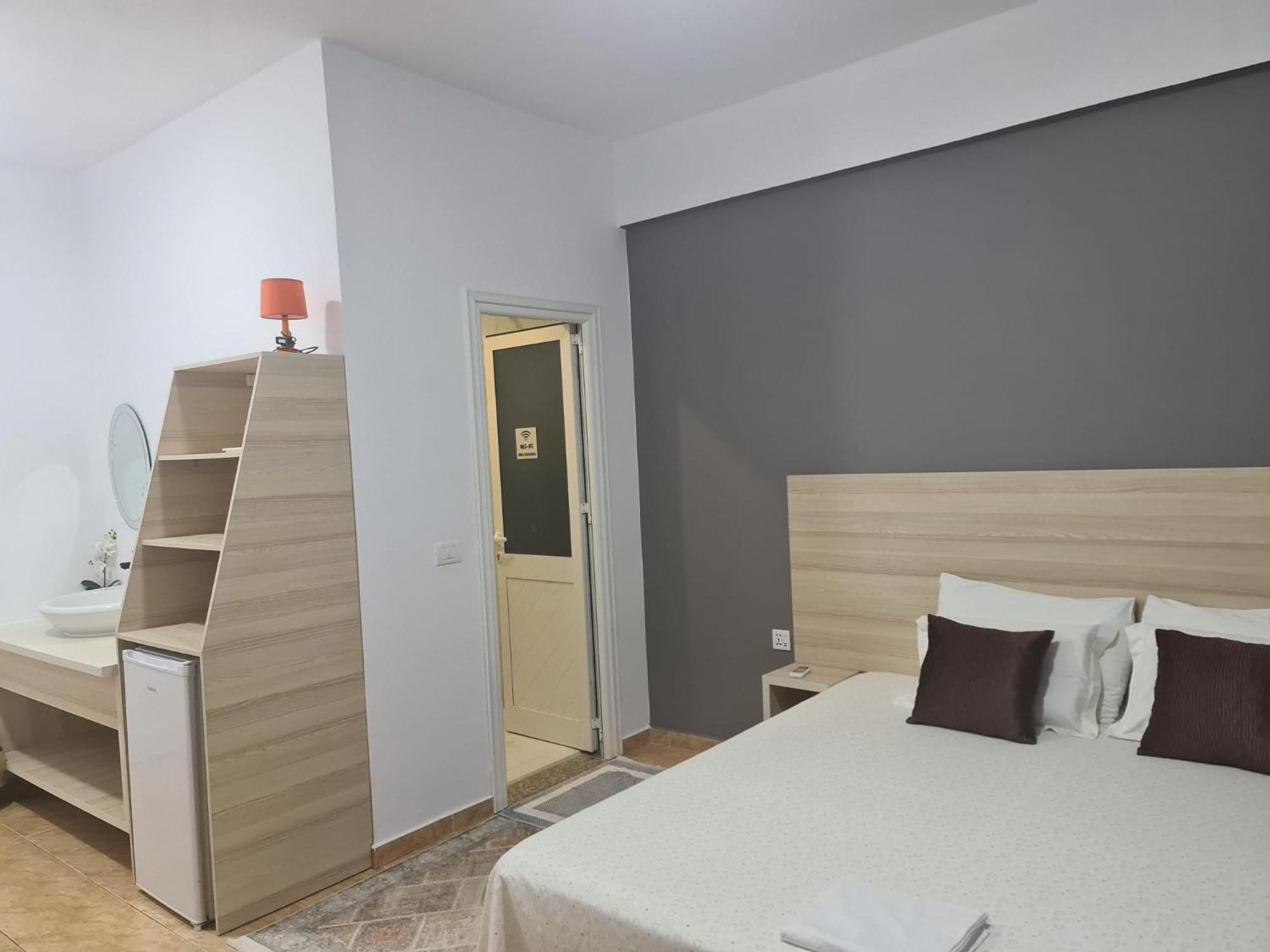 Salt Life Hotel Dhermi Ngoại thất bức ảnh
