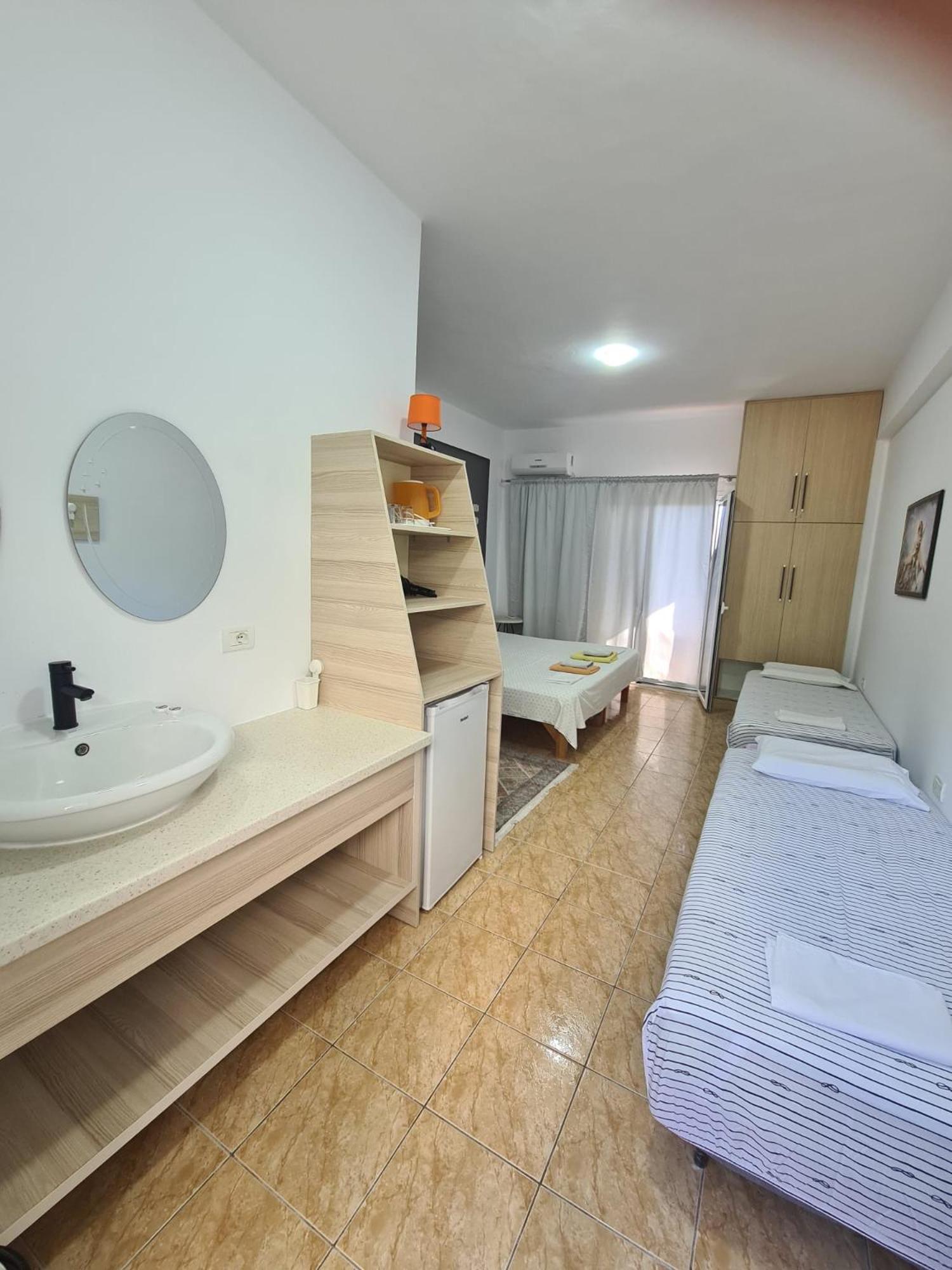 Salt Life Hotel Dhermi Ngoại thất bức ảnh