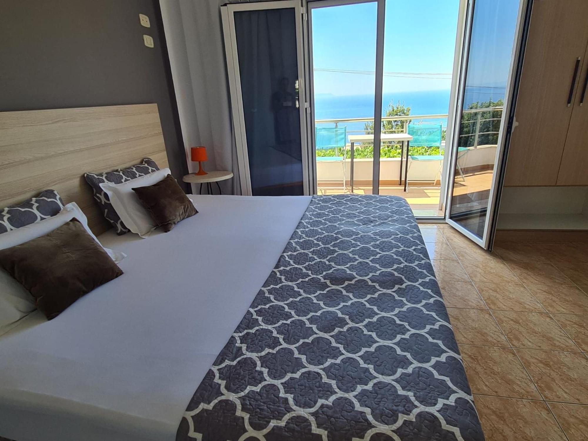 Salt Life Hotel Dhermi Ngoại thất bức ảnh