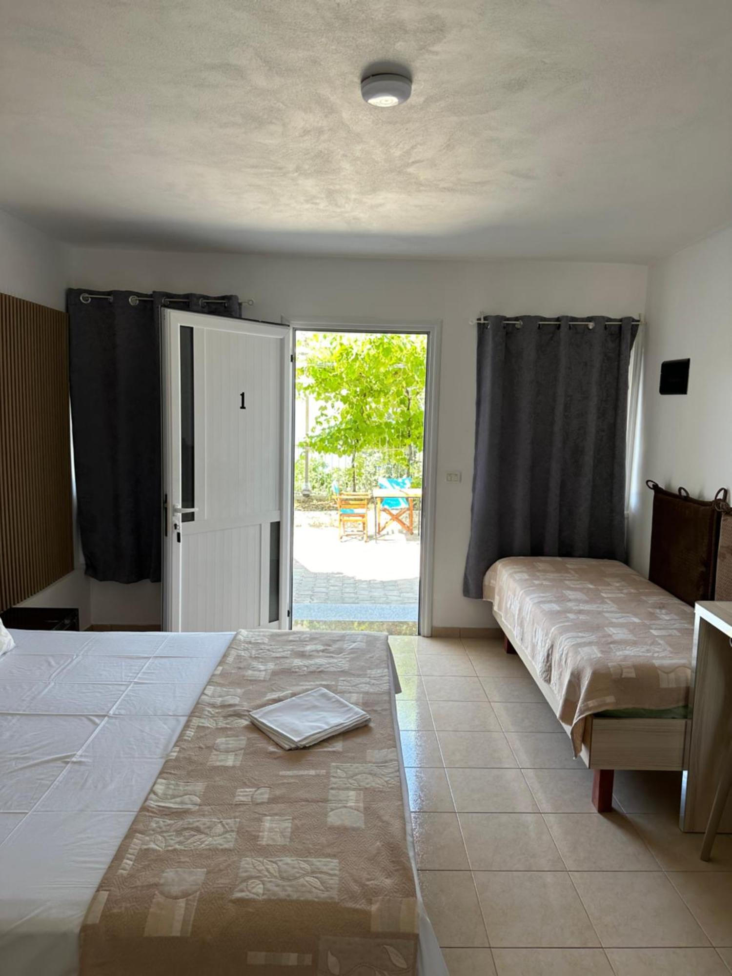 Salt Life Hotel Dhermi Ngoại thất bức ảnh