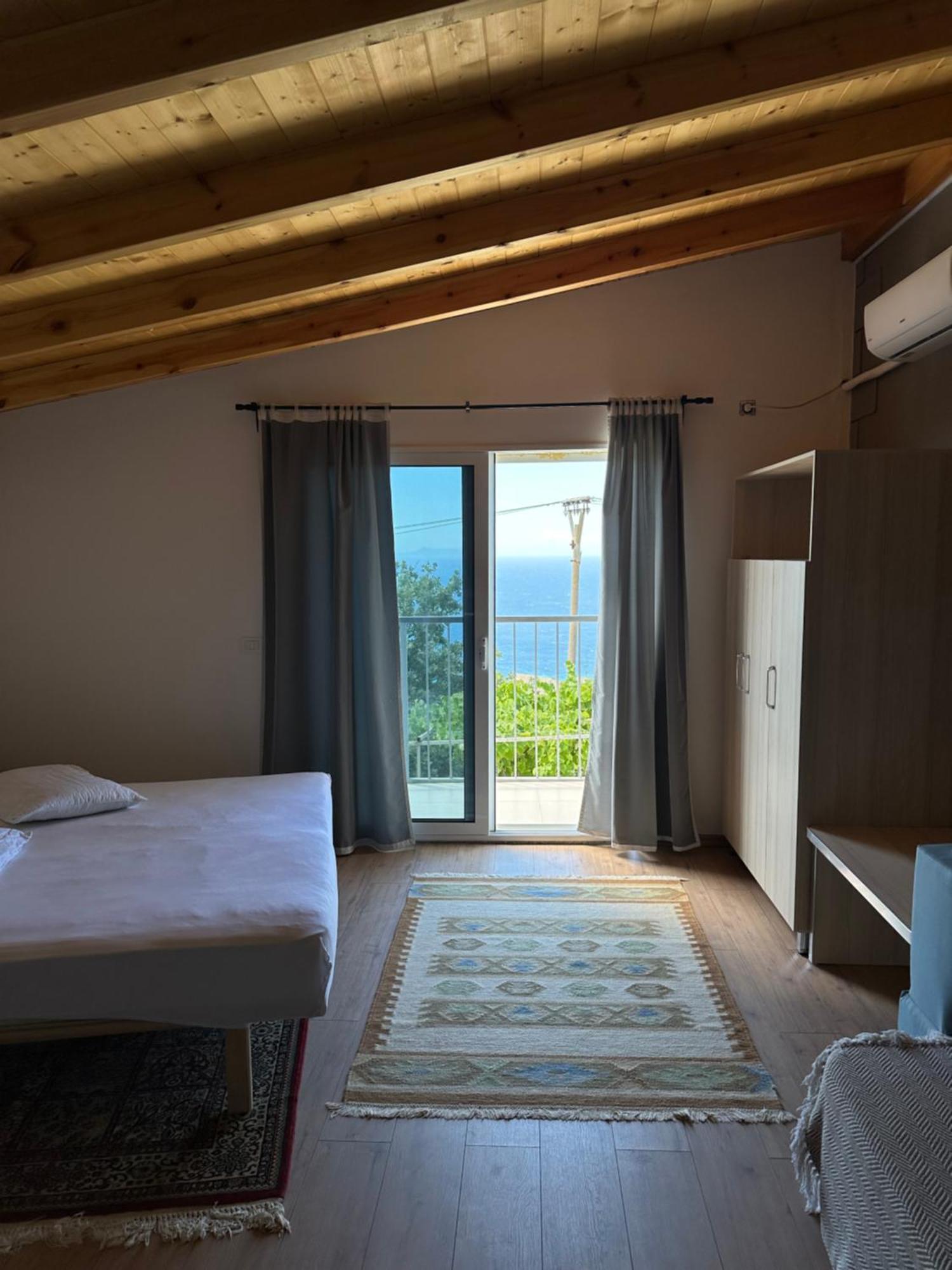 Salt Life Hotel Dhermi Ngoại thất bức ảnh